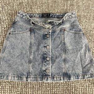 Women’s Abercrombie & Fitch Natural Rise Denim skirt 28